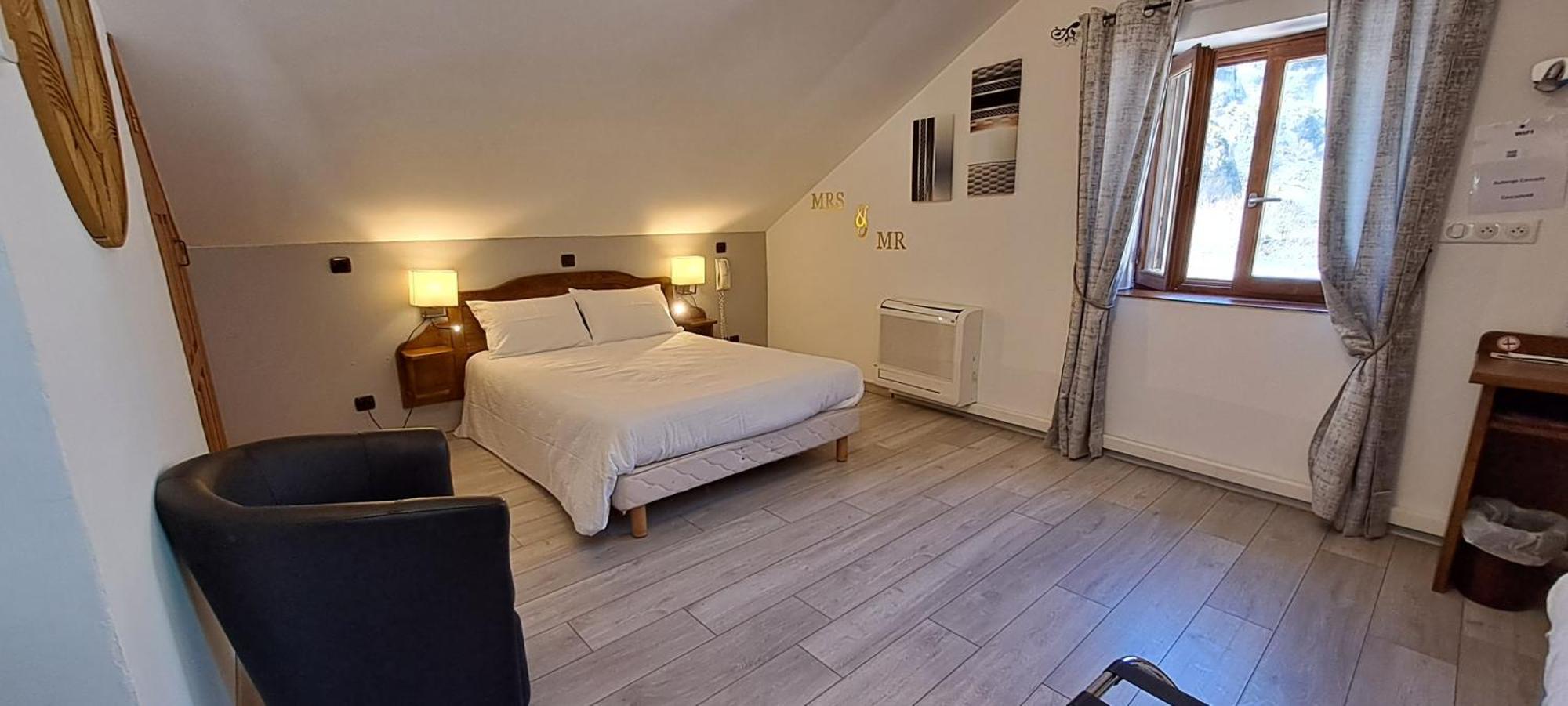 Logis Restaurant De La Cascade Hotel 2*