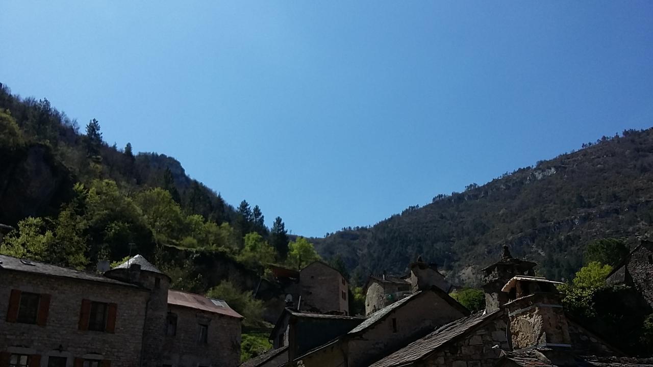 Logis Restaurant De La Cascade Hotel
